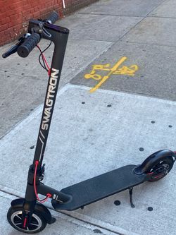 Electric scooter run fast 25mph comes with charger