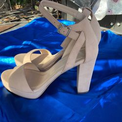 Size 10 Beautifull Heals They Are Brand New $ 6.00 Dollars