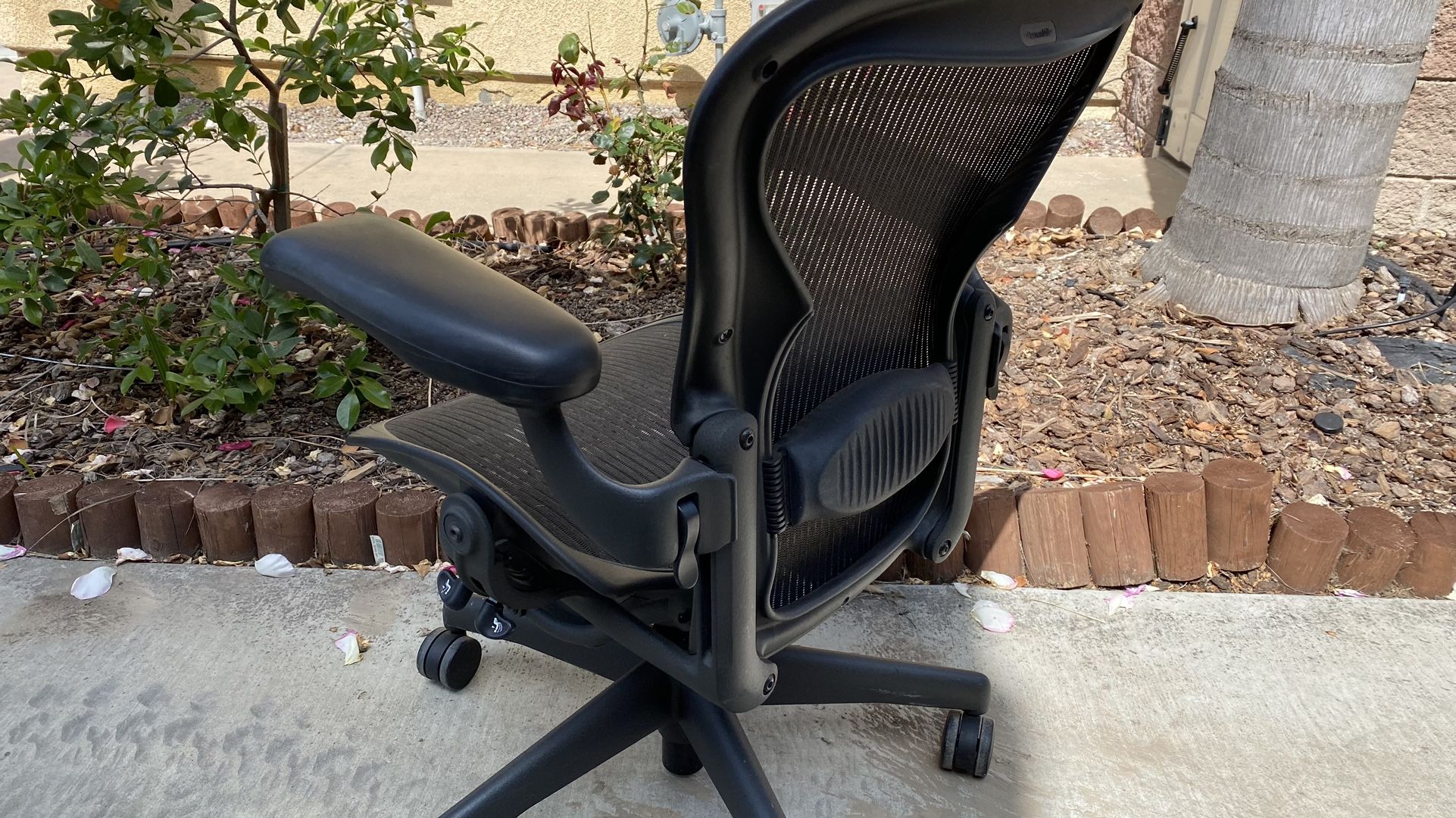 $200 Firm, Cash Herman Miller Aeron Fully loaded Size A