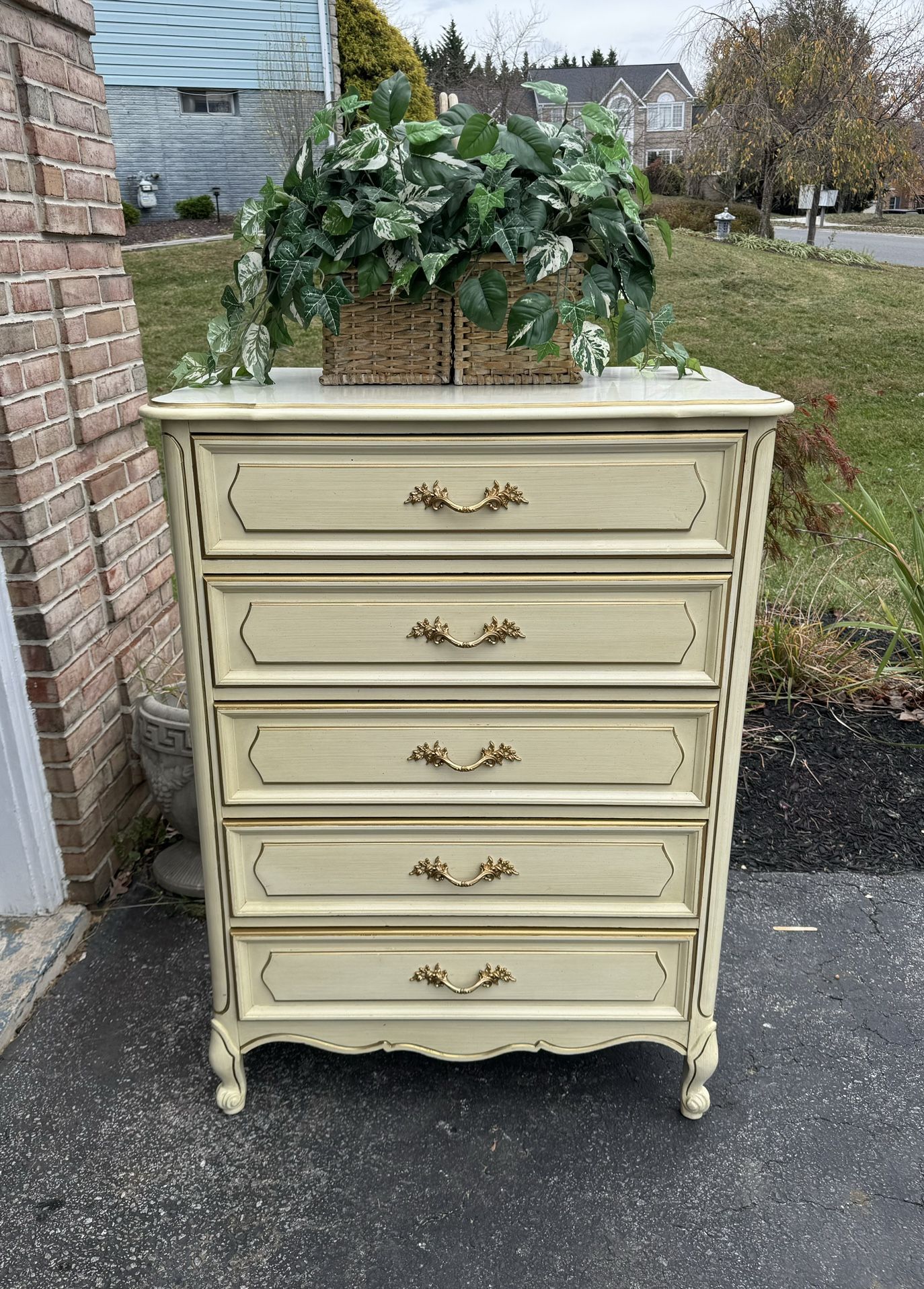 Vintage 5 Drawer French Provencial Dresser