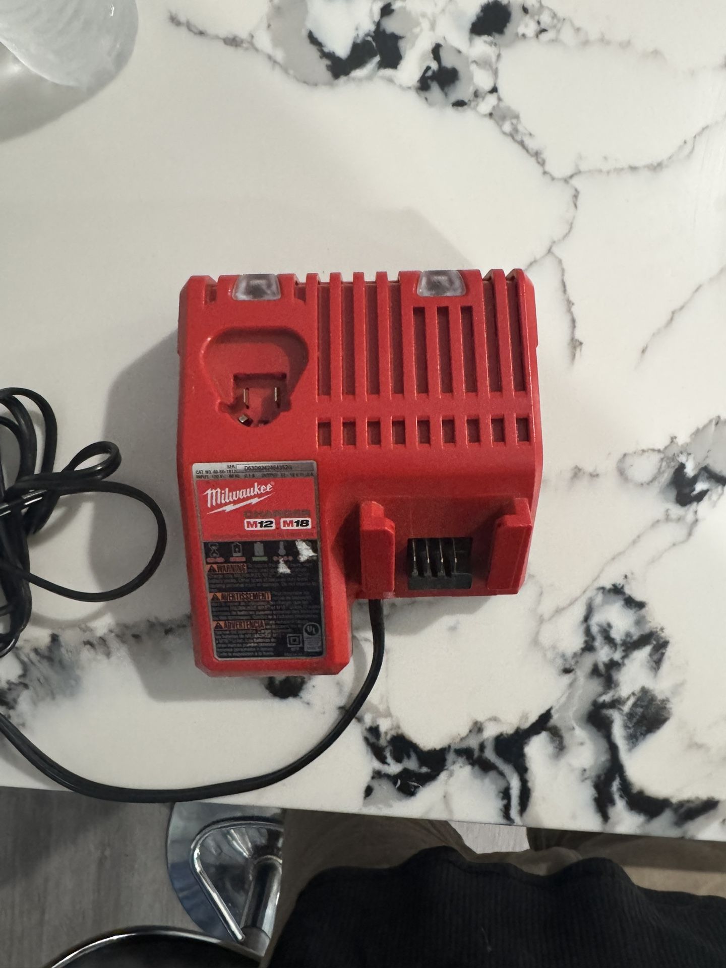 Milwaukee M12/M18 Charger