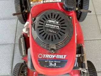 Honda Machine Grass Cuting