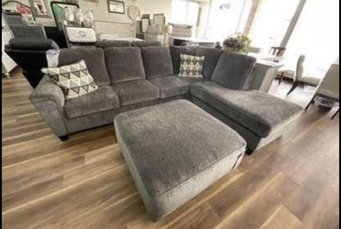 New Ashley Brand Gray Sectional Sofa Couch *Ottoman Sold Separately*