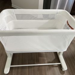 VaVaSoo Rocking Bassinet For Baby, Automatic Electric Bedside Bassinet 