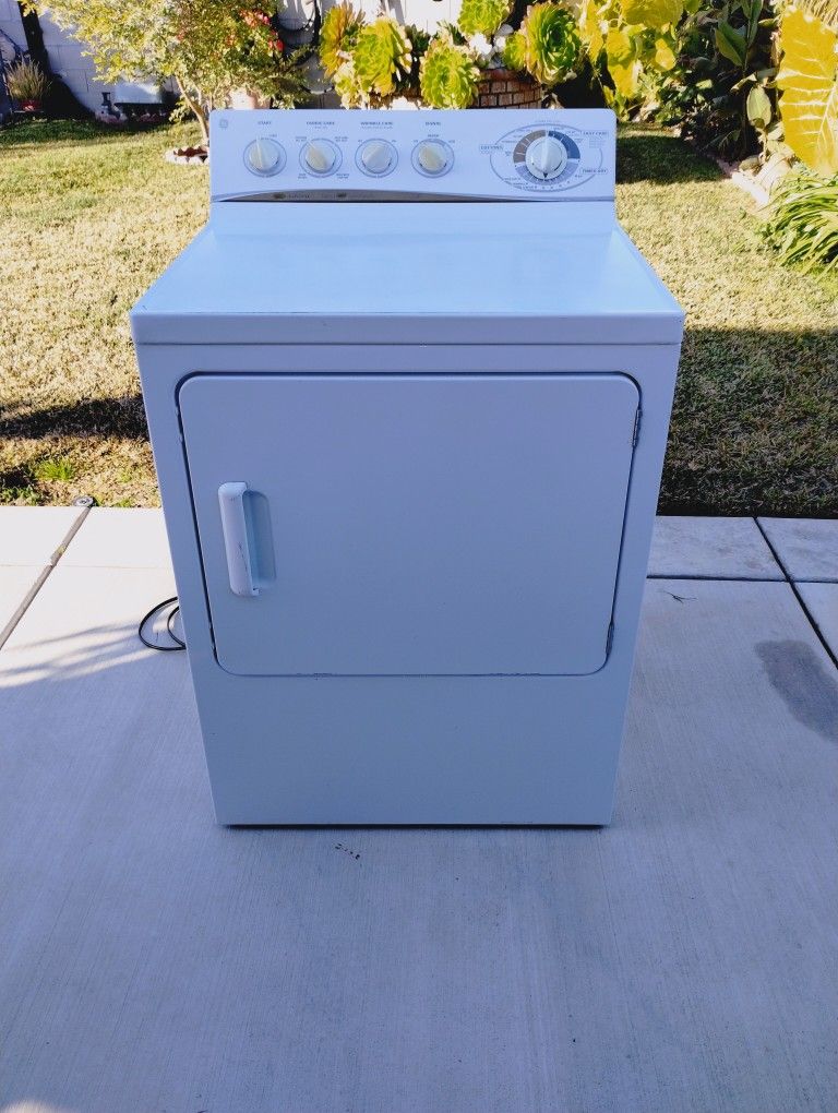 G E Gas Dryer. For Sale