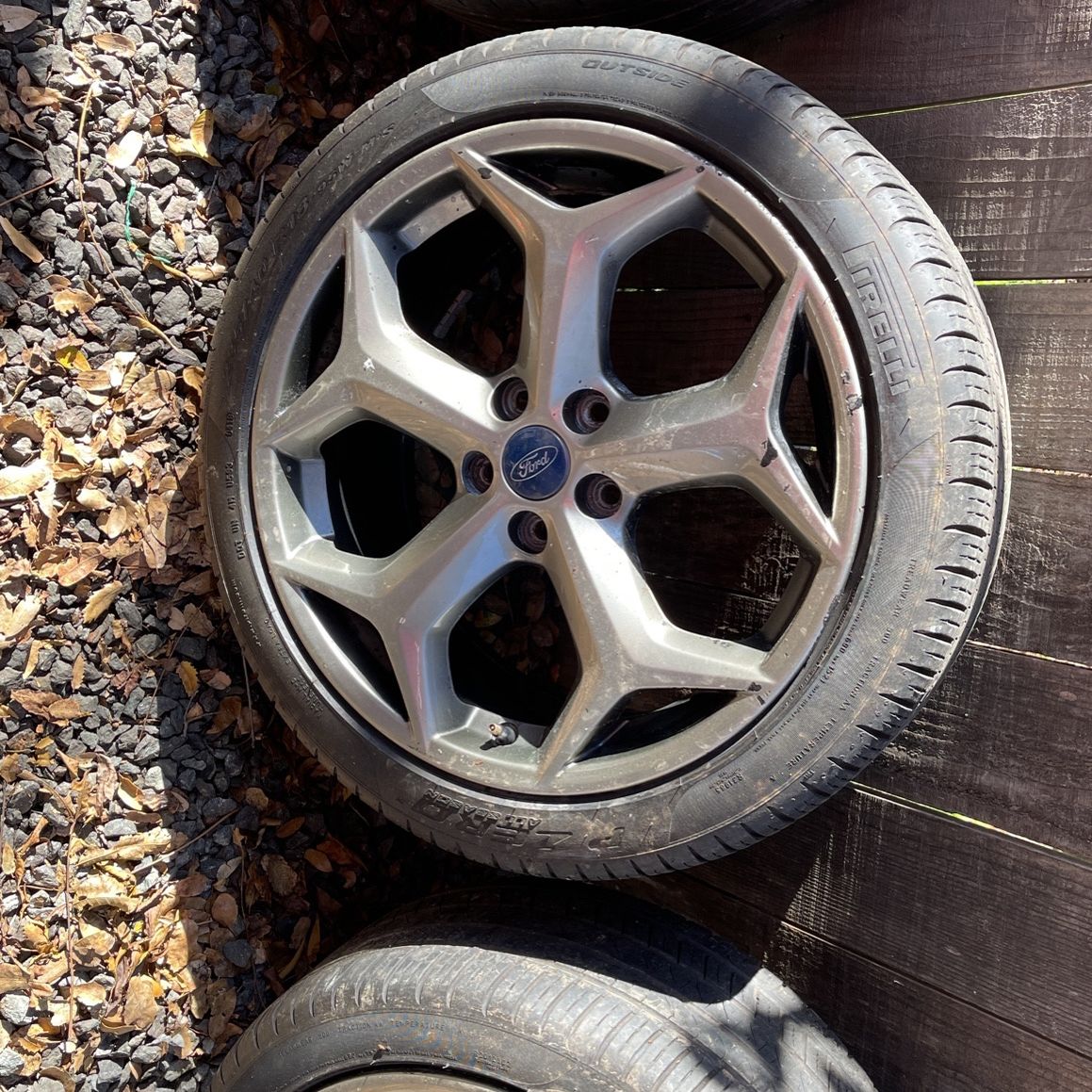 Rims And Ford Focus   $ 150  Tires Ford Focus