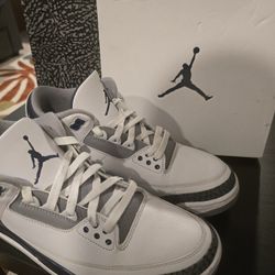 Midnight Navy Retro 3's 🎇🏅🏅🏀🏀 Size:10.5