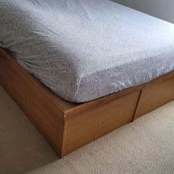 Box Bed For Sale $100