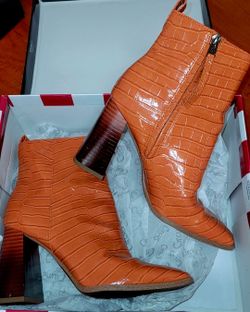 Ankle boots