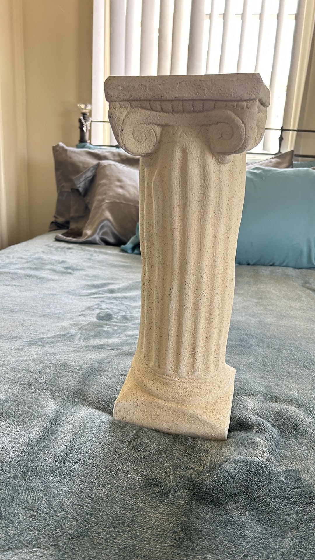 Small Roman pillar party Decoration
