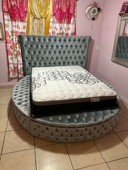 King size Mattress Pillow top new bedframe not included sold separately