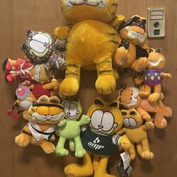 Huge Garfield Wreath