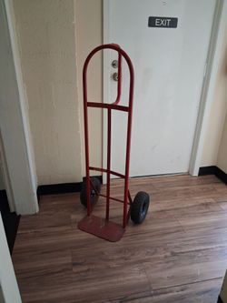 2 Hand Trucks