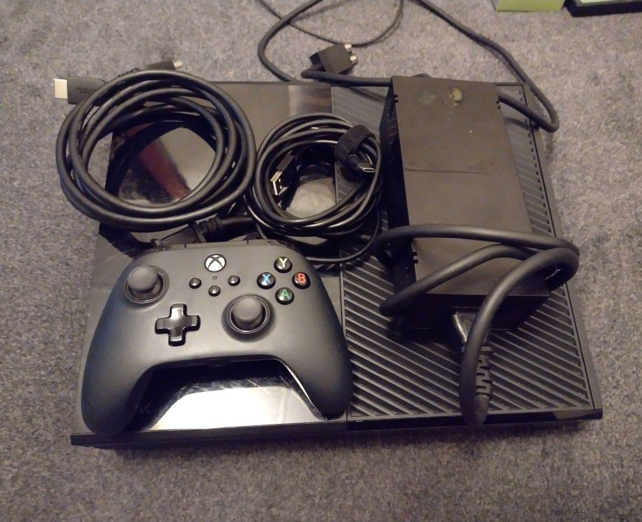 Xbox One With All Cables And Controller