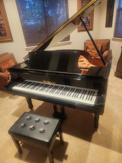 Hallet, Davis & Co baby grand piano