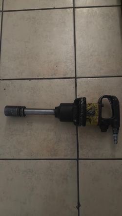 Air impact wrench / heavy duty