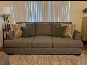 Couches/ sofas
