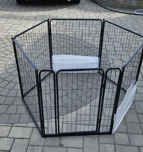 Brand New Animal Heavy Duty Pen With Walk Thur Door