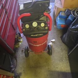 Snap-on 20 Gallon Air Compressor