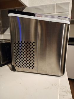 Frigidaire Countertop Ice Maker - Works Great - Stainless Steel