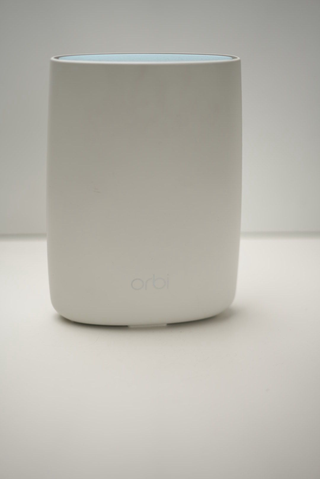 NETGEAR Orbi RBR50 Router & RBS40V Voice Satellite Mesh WiFi AC3000 Alexa