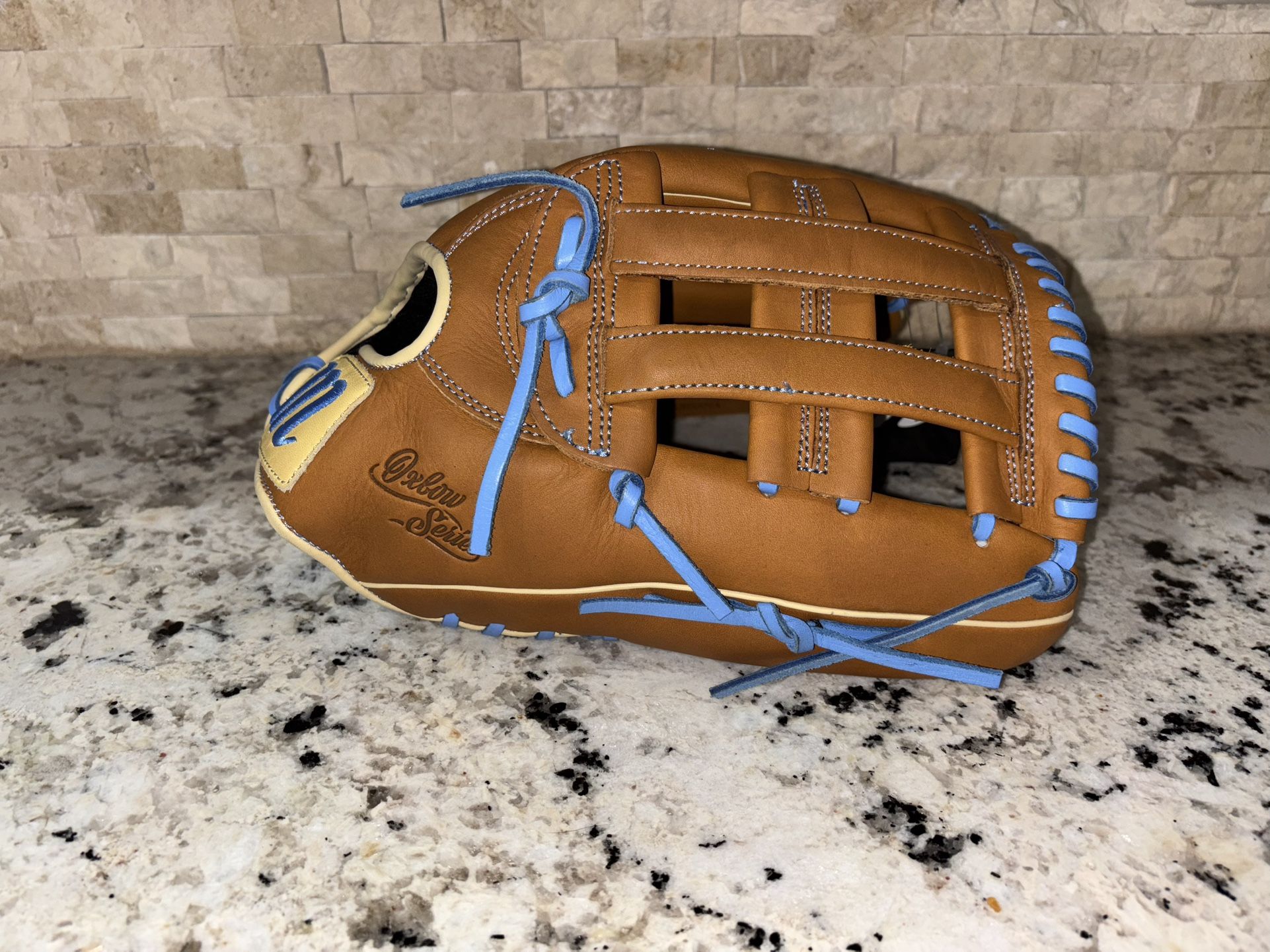 NEW w/tags 12.75” Marucci Oxbow 78R3 RHT
