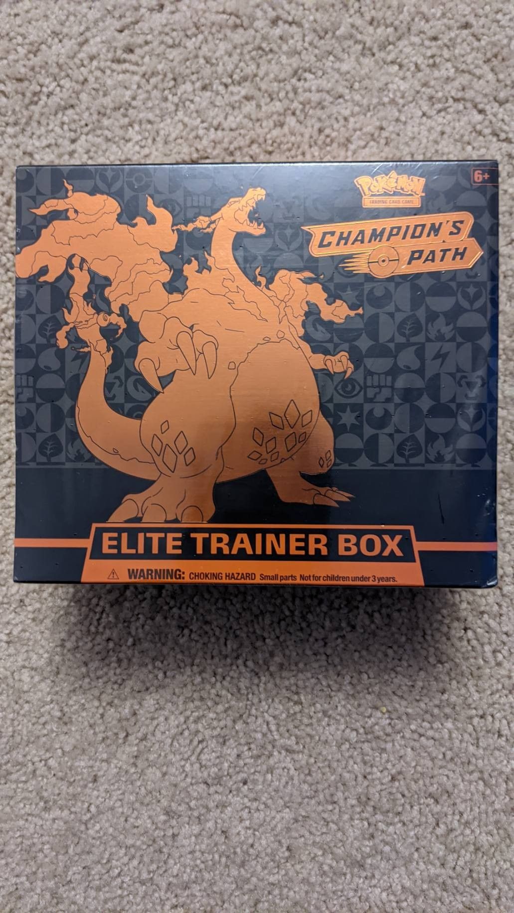 Pokemon TCG: Champion's Path Elite Trainer Box, Multicolor