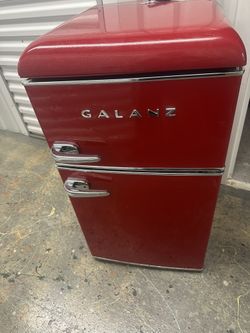 Retro-style mini refrigerator (Galanz)