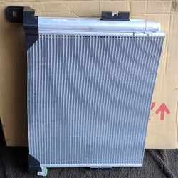 A,C Condenser Toyota Tacoma 4 Y 6 Cyli. 13 -15