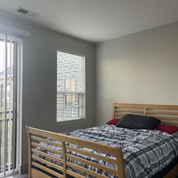 Oak Wood Queen Bed With Foam