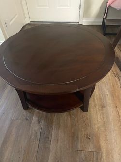 Center / living room table $20
