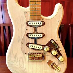 Custom MJT/Fender Vintage Modern 2017 - Light Relic Shell Pink