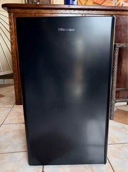 Hisense mini fridge