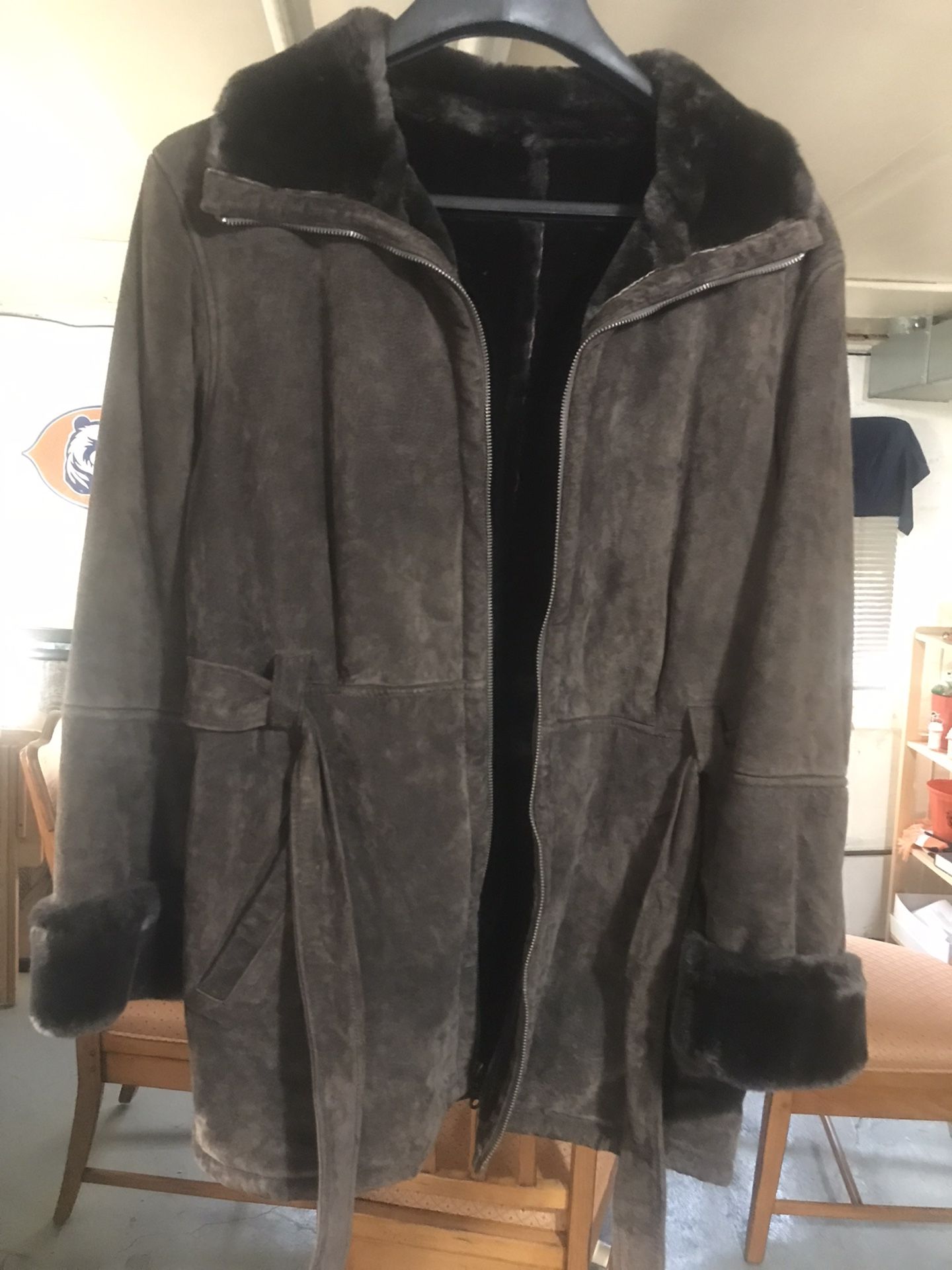 Mens Vintage Suede Coat With Fur And Waist Belt.