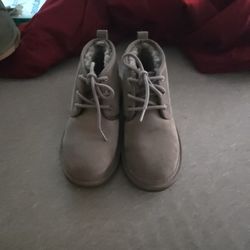 Size 6 Gray Neumel Uggs 