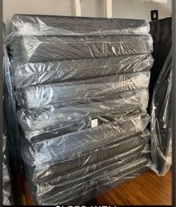 Queen box spring new