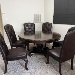 Table Set with 6 matching chairs.