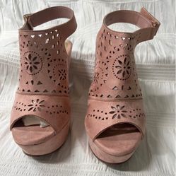 New Refresh Dusty Rose faux suede wedge peep toe shoes Kama -01 61/2
