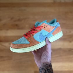 Nike Dunk Low 