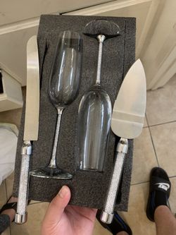 Wedding Cake And Wine Glass Set