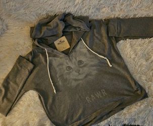 Hollister Pullover. Size S. EUC