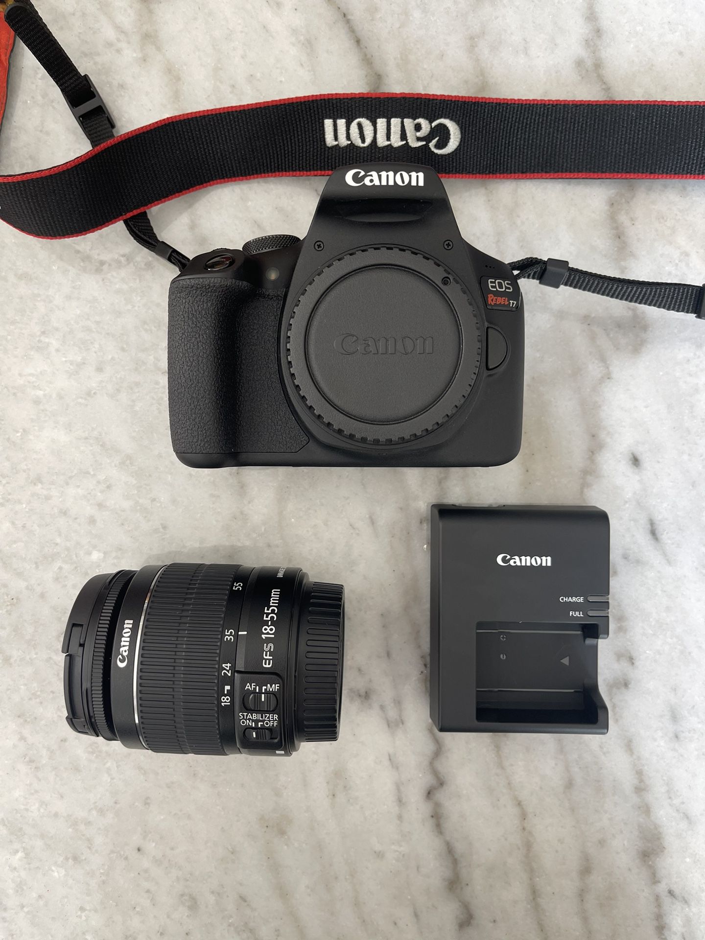 Canon EOS Rebel T7 Kit w/ 18-55mm Lens - PERFECT Condition! Charger + Bag Camera
