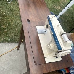 Vintage Singer 288 Fashion Mate Sewing Machine And Table