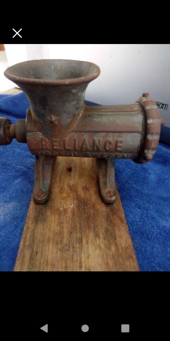 Rare #12 HUSQVARNA Reliance Made In Sweden Meat Grinder. Handle Turns Fine.  