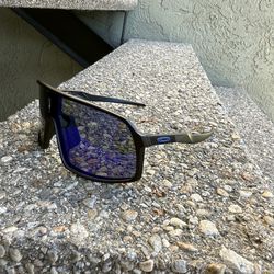 Oakley Sutro style sunglasses new