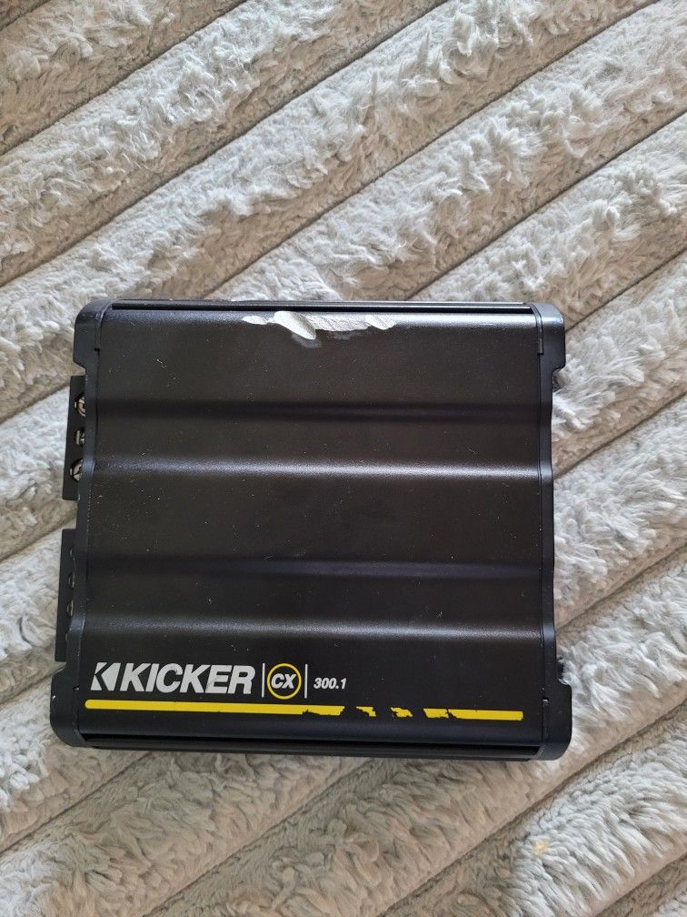 Amp Kicker Cx 300.1