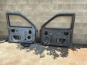 Nissan hardbody doors