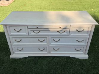 Dresser and nightstand set