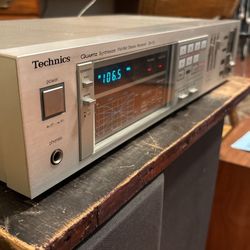 Technics Quartz Synthesizer FM/AM Stereo Receiver SA-151