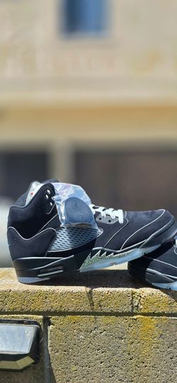 Jordan 5 Retro OG
Black Metallic Reimagined 12M
